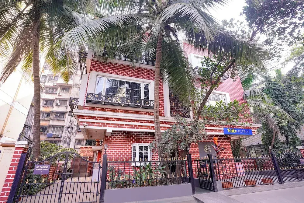 FabHotel Mumbai Corporate Rooms JB Nagar - Nr Airport