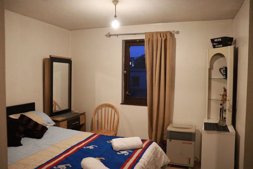 Comfortable 2-bed House in London Zone 2