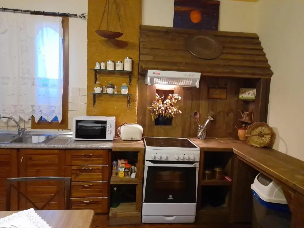 Selana House