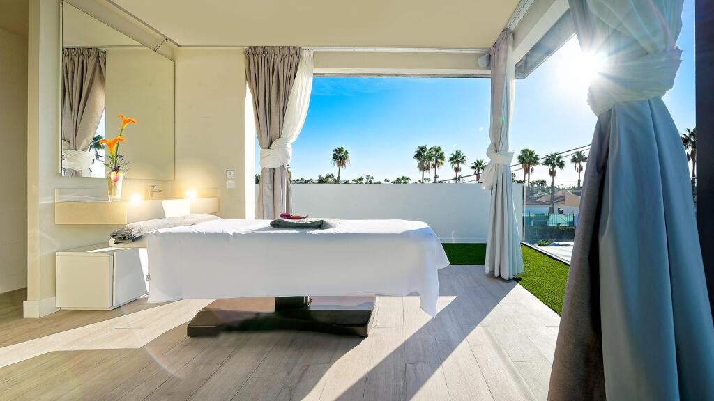 Отель Club Maspalomas Suites & Spa