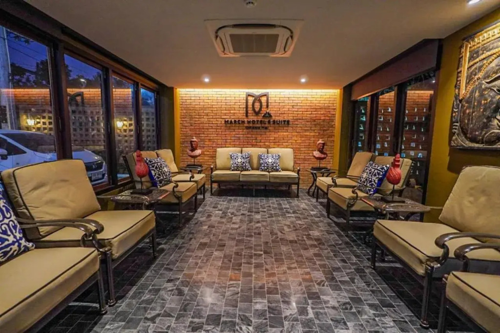 March Hotel & Suite Riverside