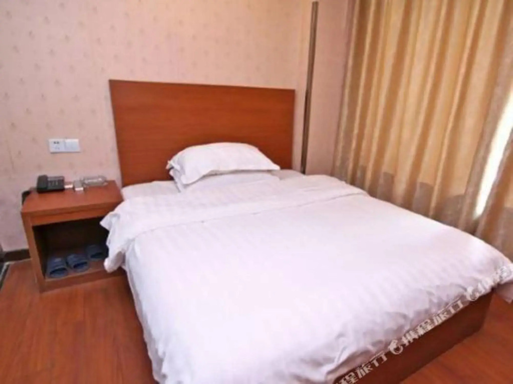 Jiangyang Business Hotel (Shanghai Jiamusi Road)