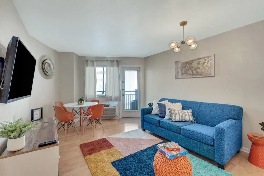 Beachfront, Two Queen Beds, Pool, Hot Tub, Free Parking 1 Bedroom Condo