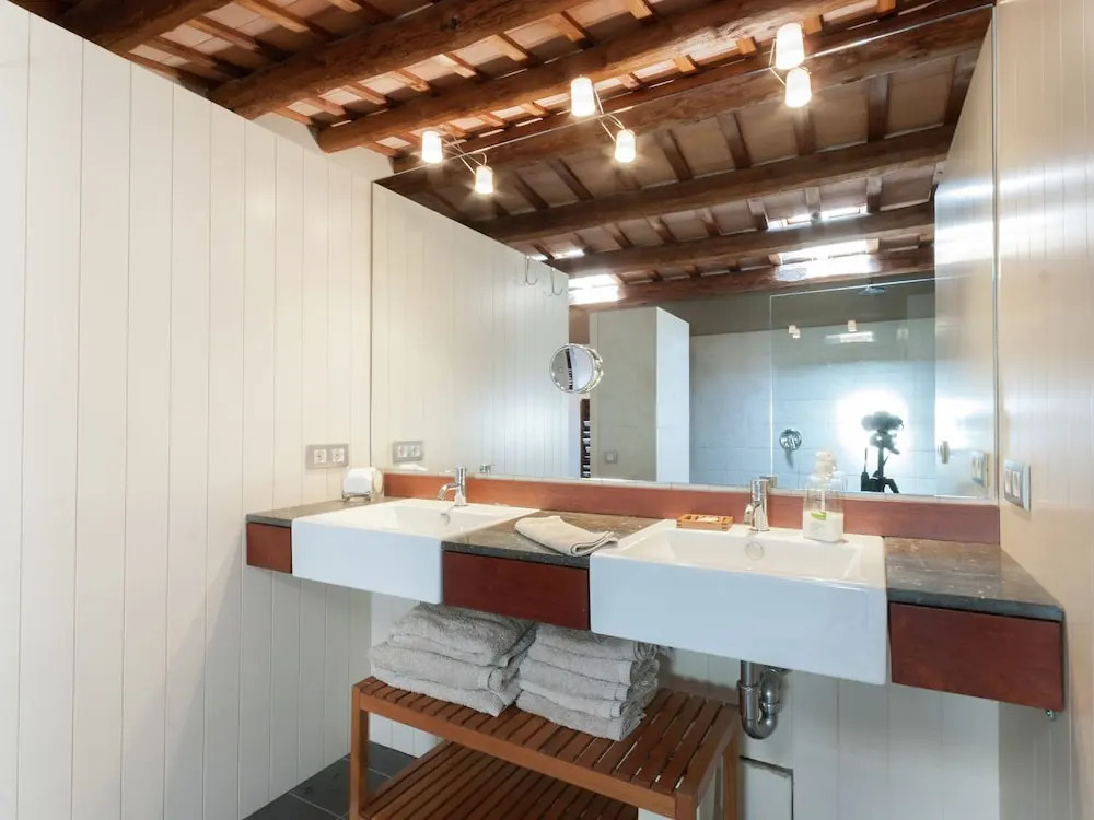 Splendid Mansion With Private Pool in St Pere Pescador