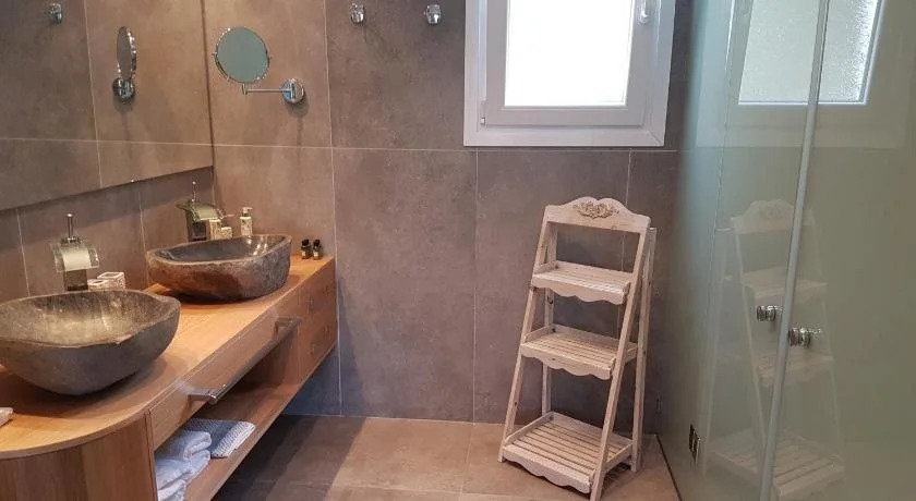 Paralia Luxury Suites