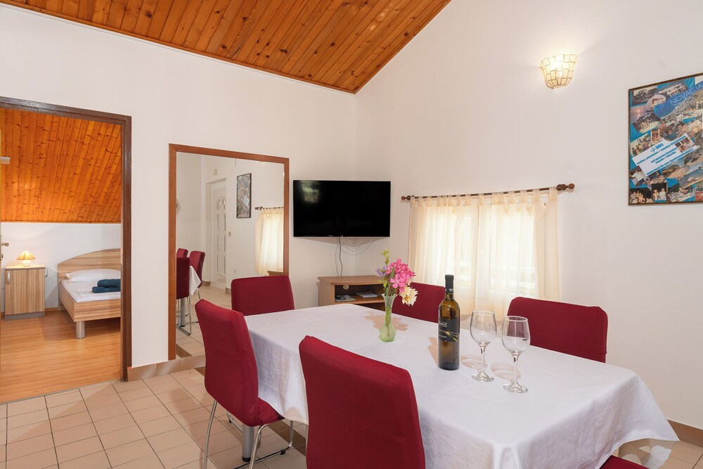 Apartments Krneta