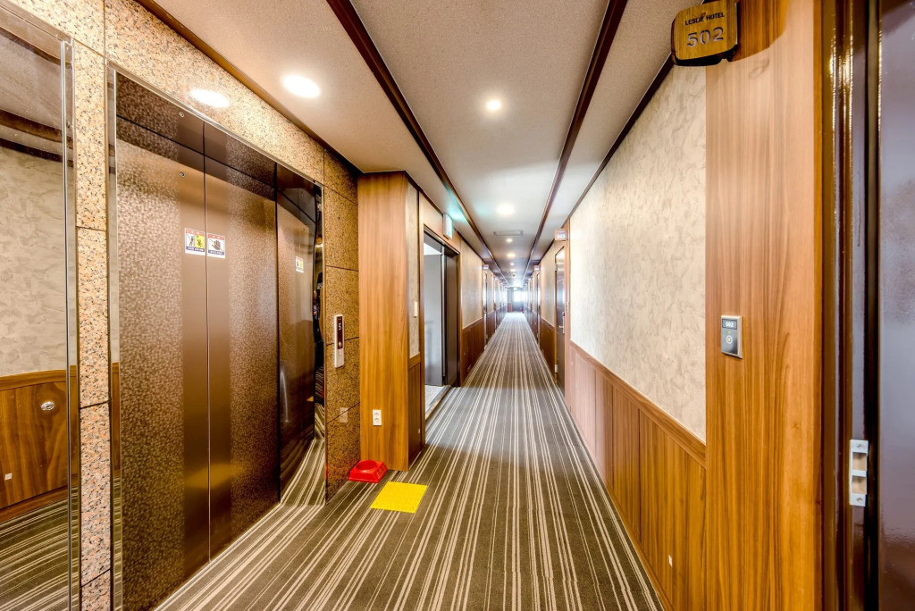 Leslie Hotel