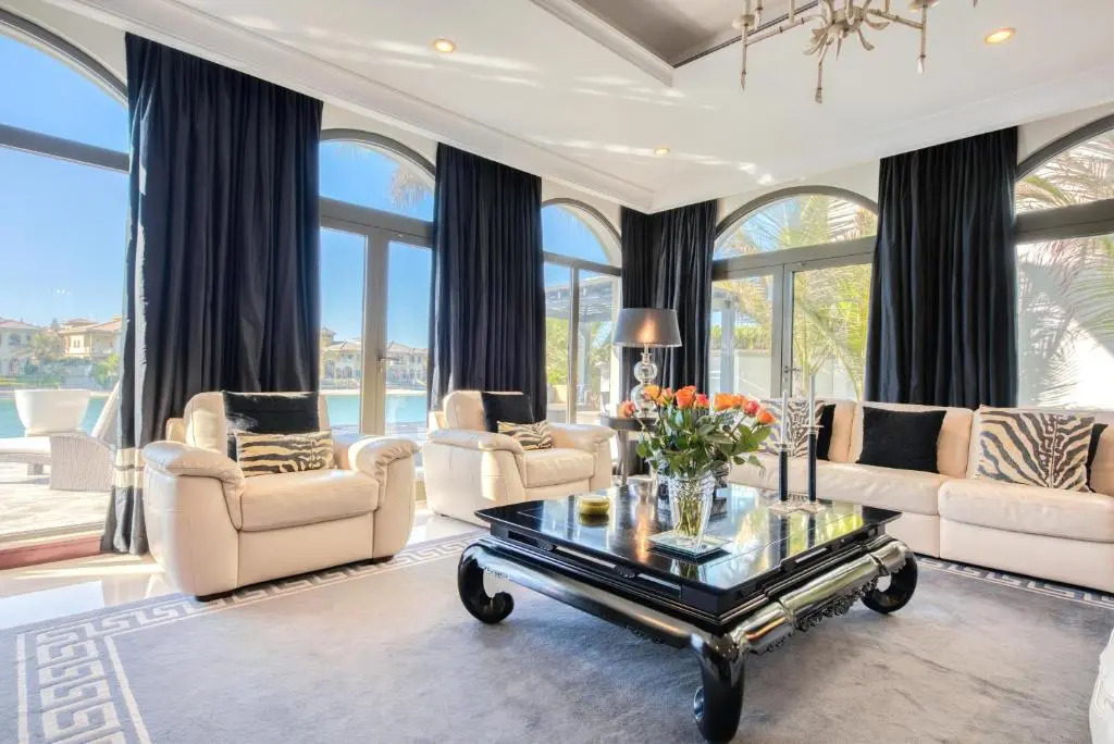 Maison Privee - Glamourous Beachfront Villa on The Palm w/ Pool