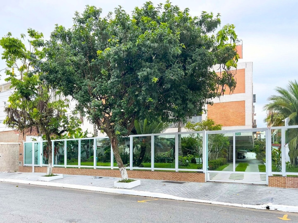 Apartamento Enseada 24