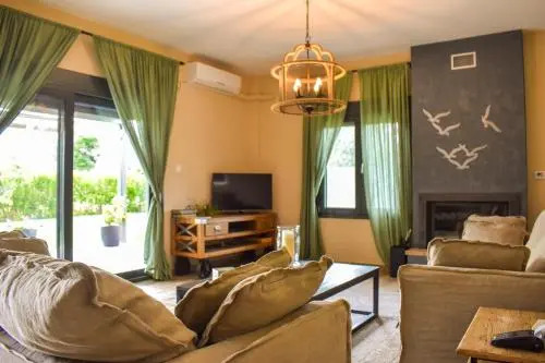 Aurelia Home
