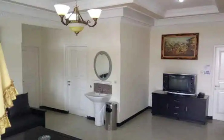展玉德格拉比卢会议型酒店(Cianjur Delaga Biru Convention Hotel)