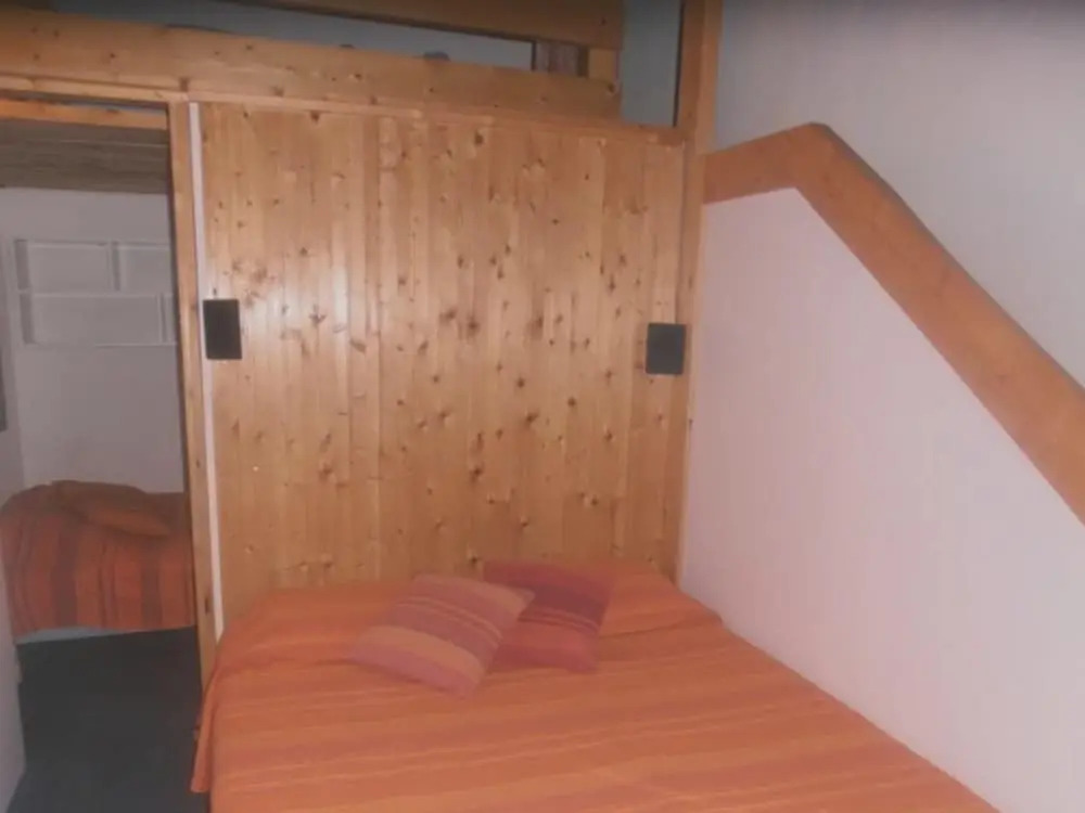 Studio in Bourg-Saint-Maurice, with Wonderful Mountain View, Pool Access, Furnished Balcony