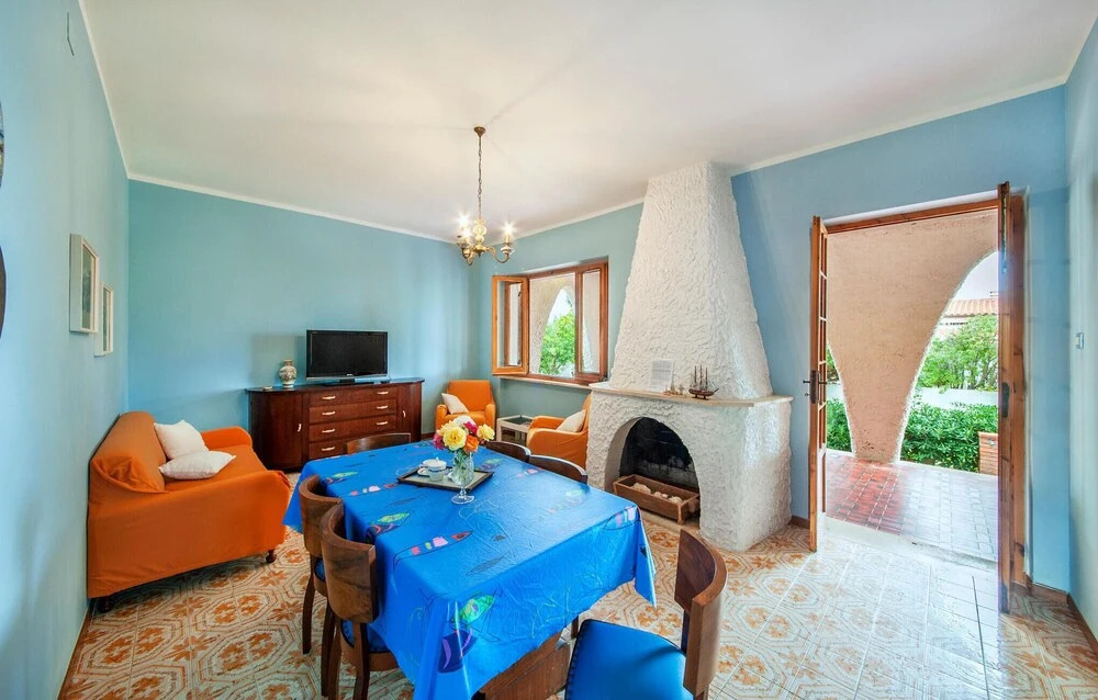 Beautiful Home in Sorso With 3 Bedrooms and Wifi