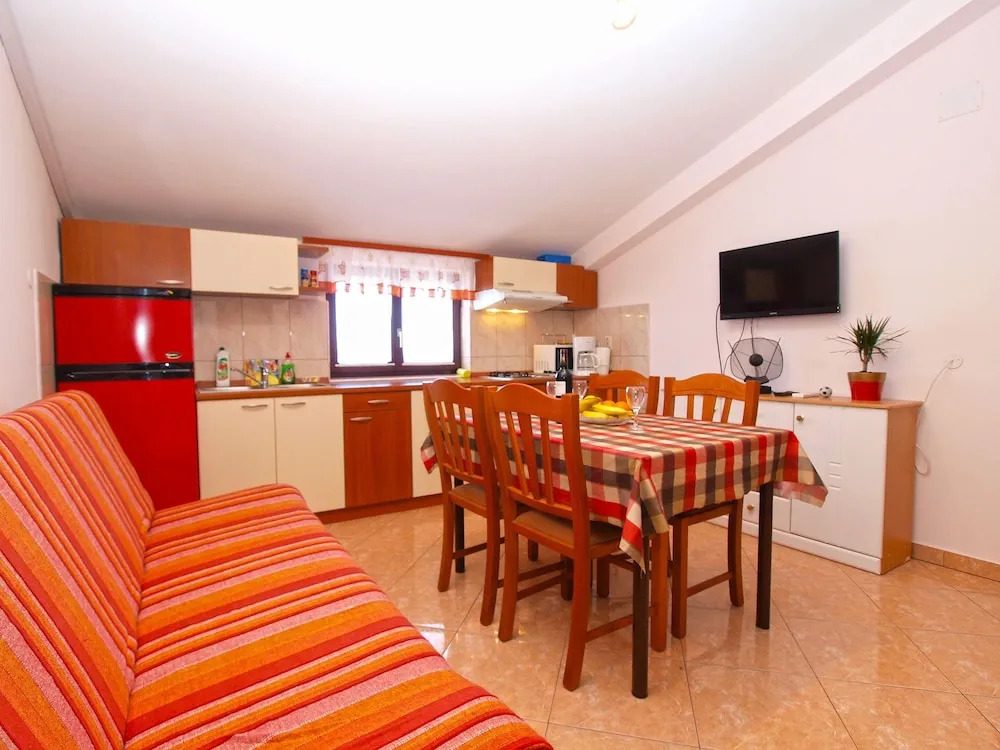 Apartments Blazenka 1270