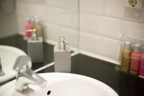 Laurier | Artfulstay