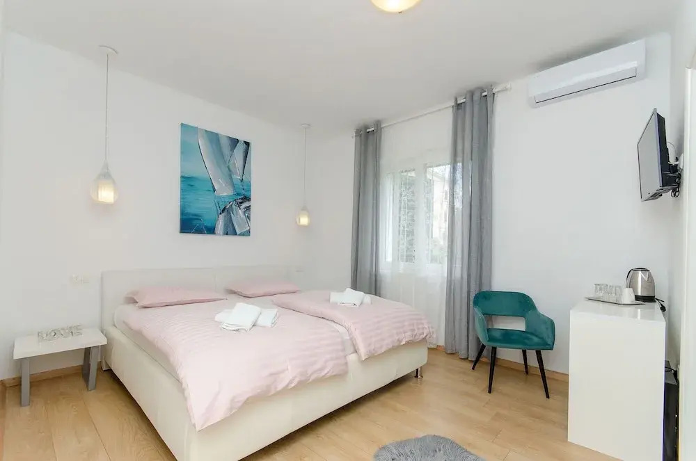 Apartment and Room Columbo