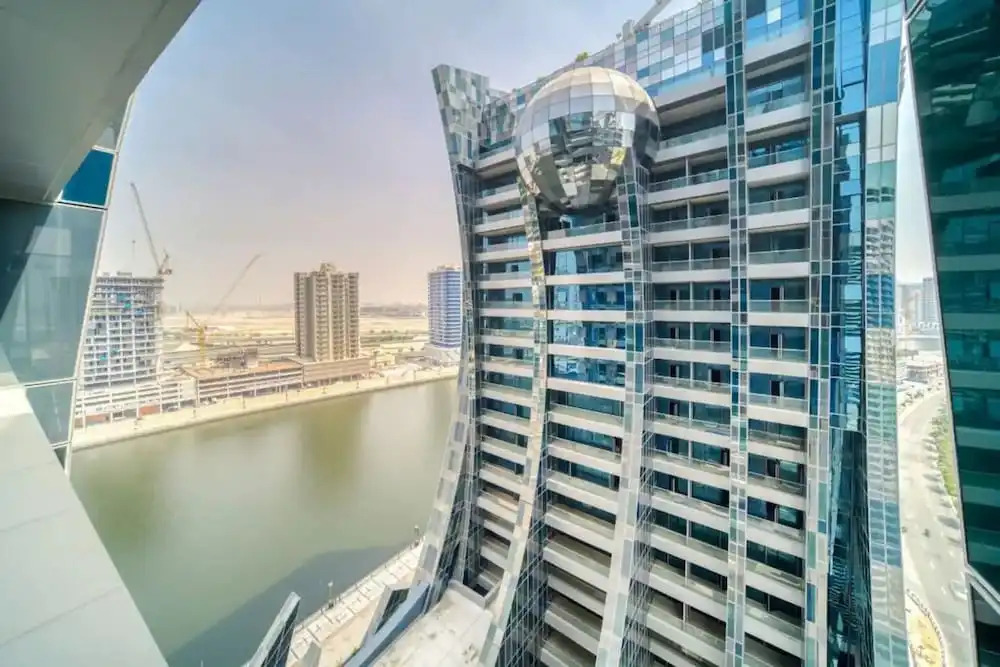 Stunning J-One Tower Studio
