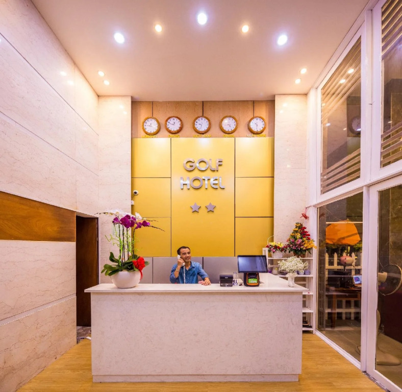 Golf Hotel