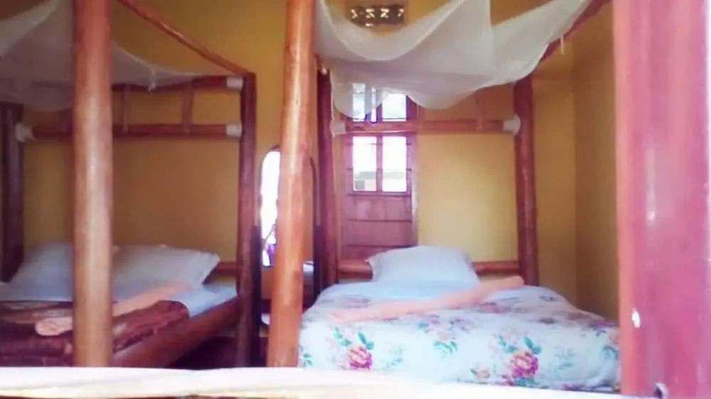 Green Home Cottages And Campsite