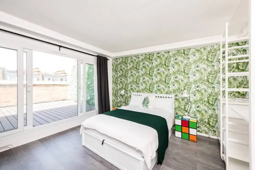 Prime Pimlico 3 Bedroom Flat With Roof Terrace