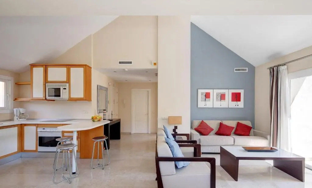 Elviria Hills Living