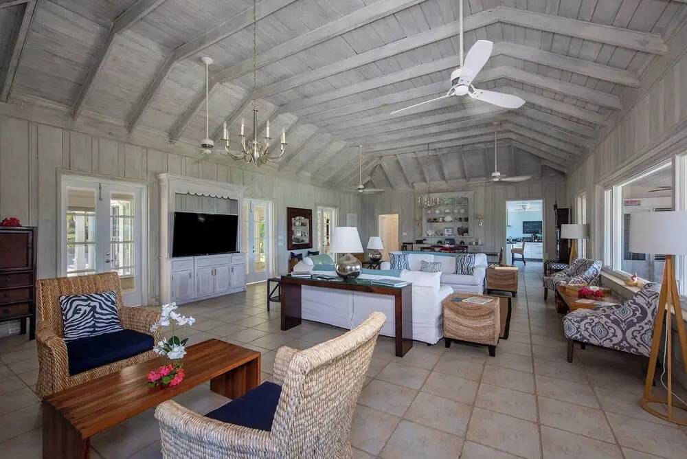 Waterfront Wonder: Cottage With Stunning Views