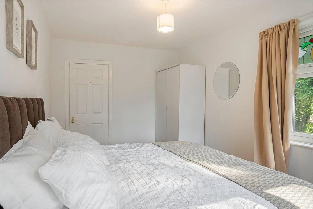 Beautiful Spacious Detached Home in Great Location