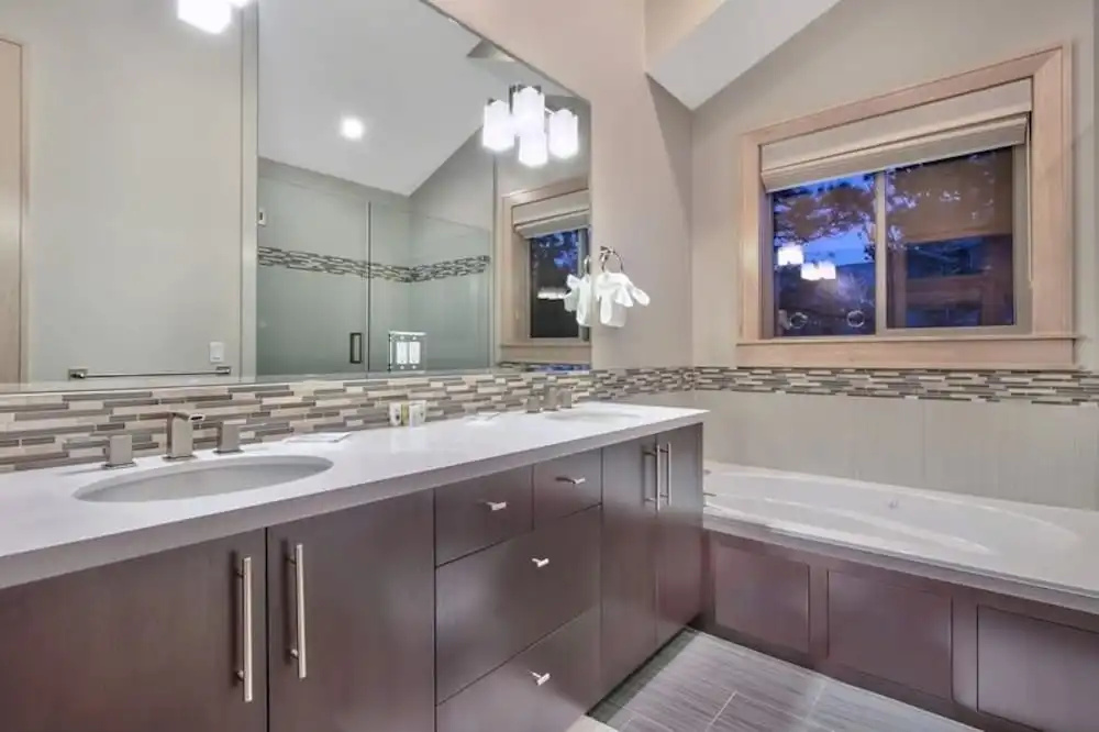 Redwood Lodge 7 Bedrooms 5.5 Bathrooms Home