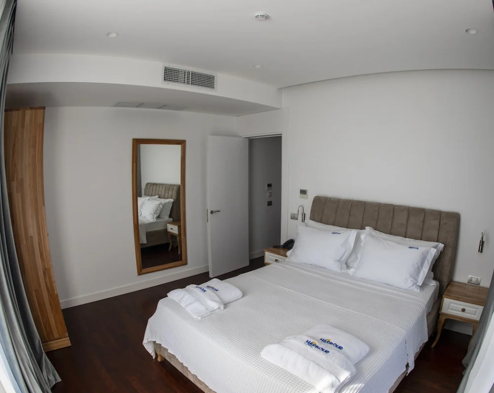Harbour Hotel