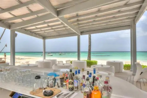 Oceanfront Apartment Turquesa A201