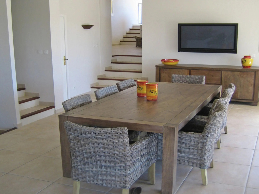Villa in Le Muy with Private Pool and Lake