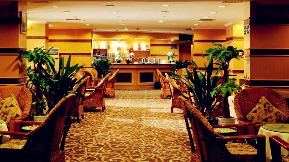 Universal House Grand Romance Hotel