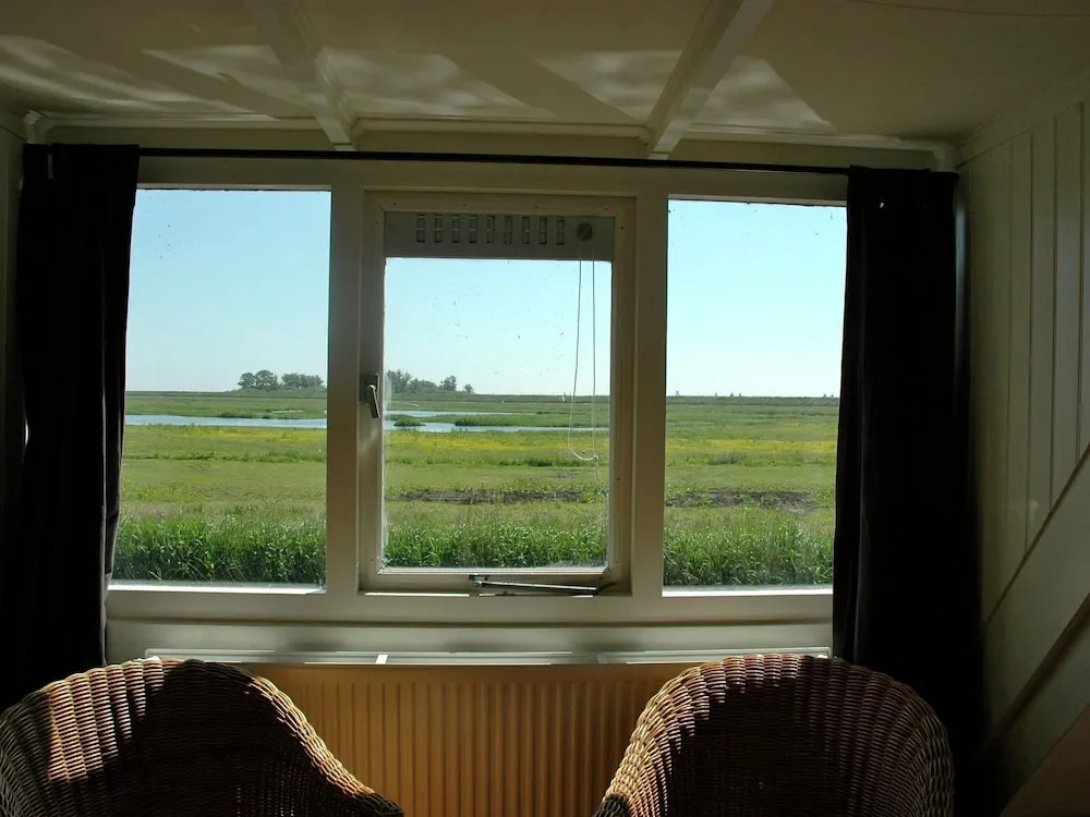 Quaint Holiday Home in Amsterdam near Lake