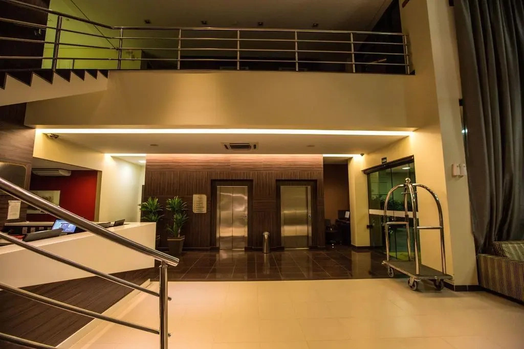 Golden Plaza Hotel by Easy Class