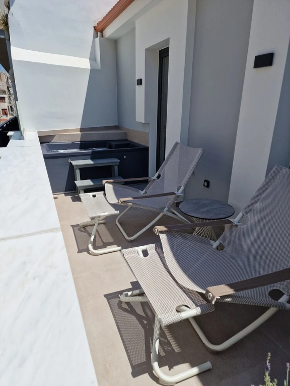 Paleo Suites
