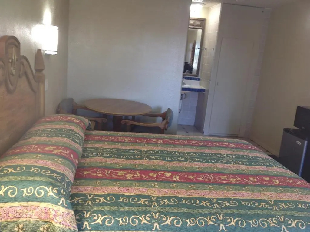 Apple Valley Motel