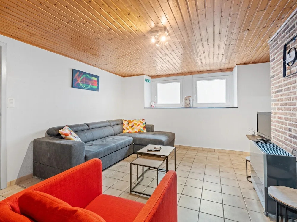 Spacious Seafront Apartment