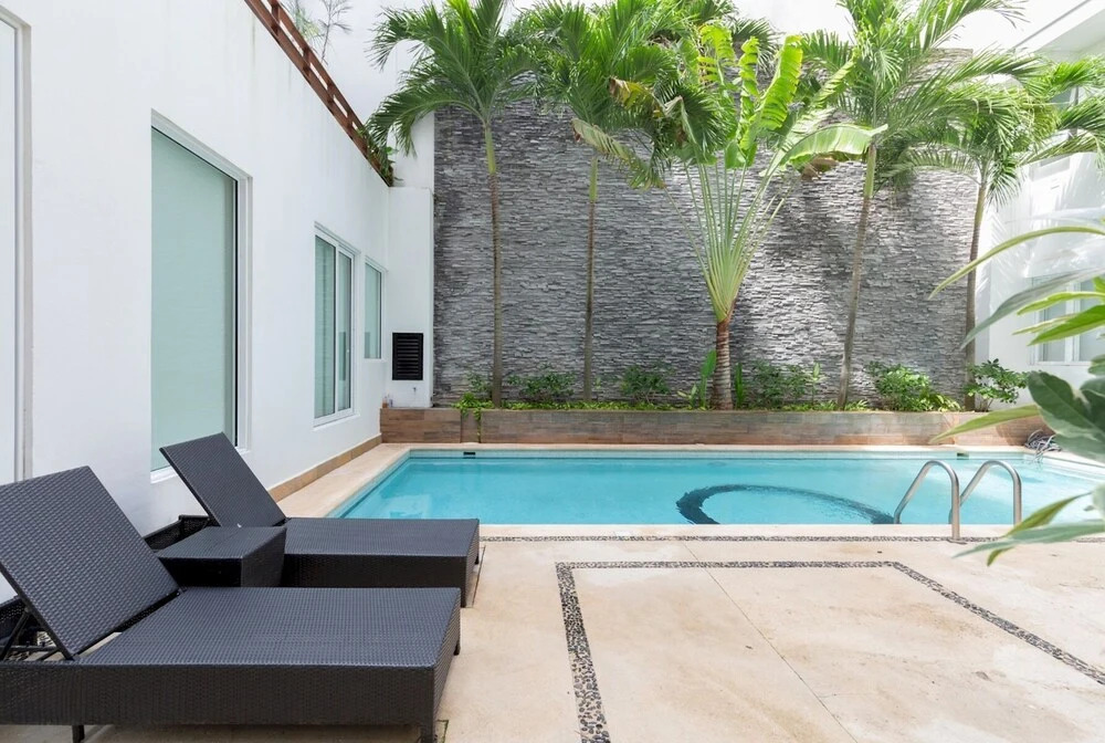 Stunning 3BR Apartment Rooftop Pool Sundeck Near 5th Avenue The Beach Amazing Amenities