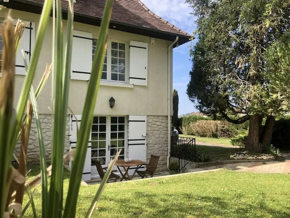 MAISON BLANCHE