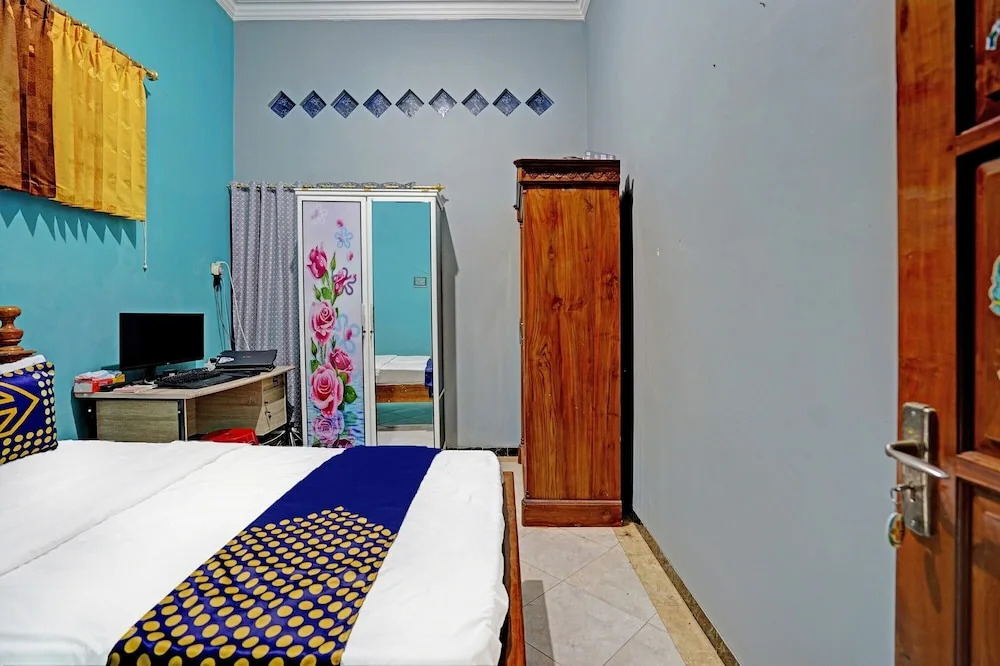 Hotel O Desa Wisata Alam Gosari