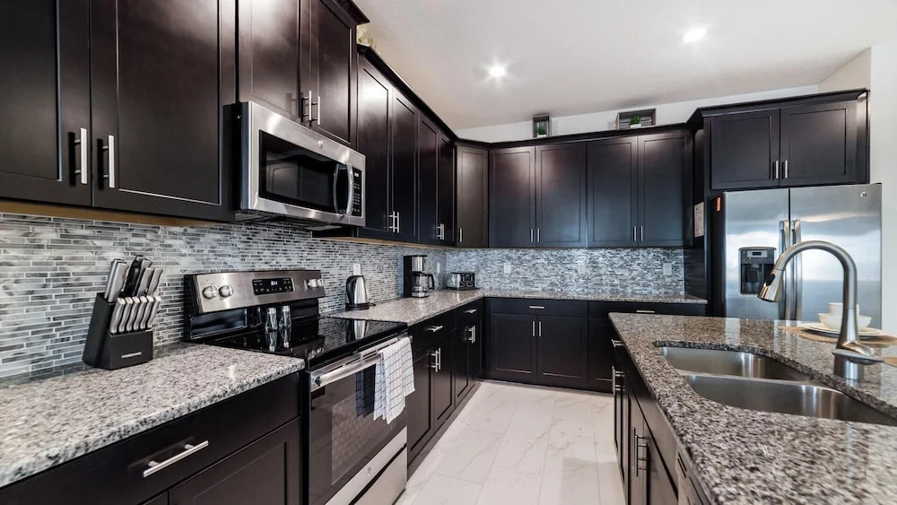 # 4725 Kings Castle Circle