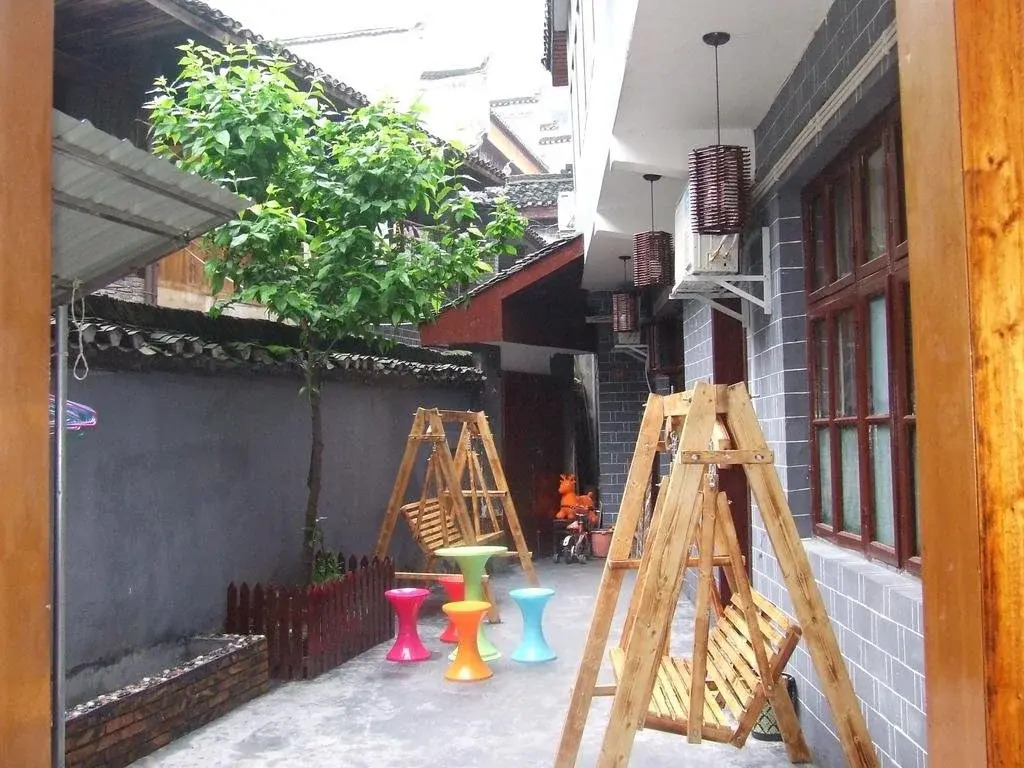 Yebuguisu Hostel