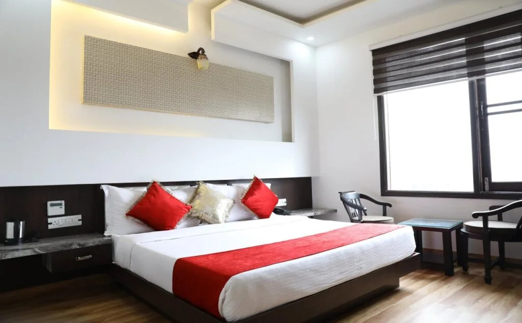 FabHotel Aman Residency Sharifpura