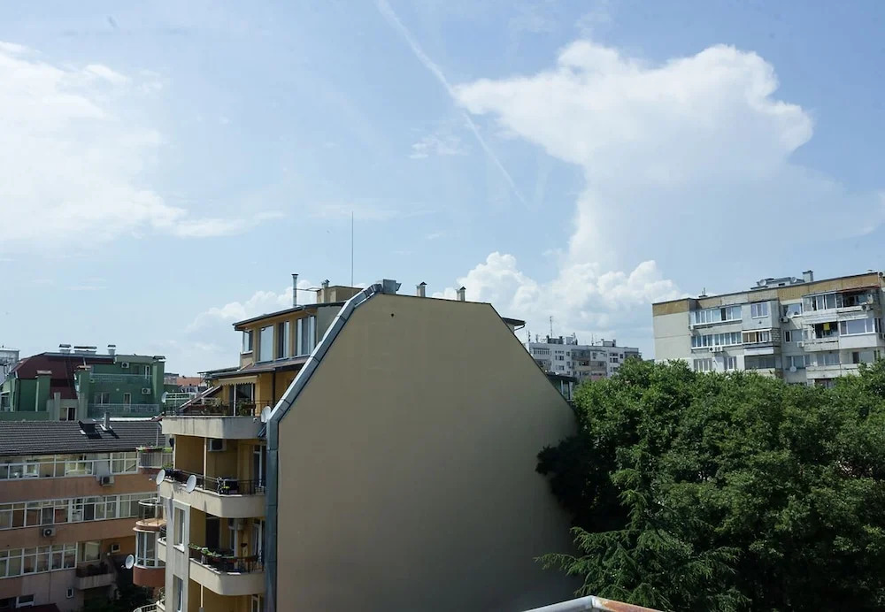 FM Premium 1-BDR Apartment with Parking Spot