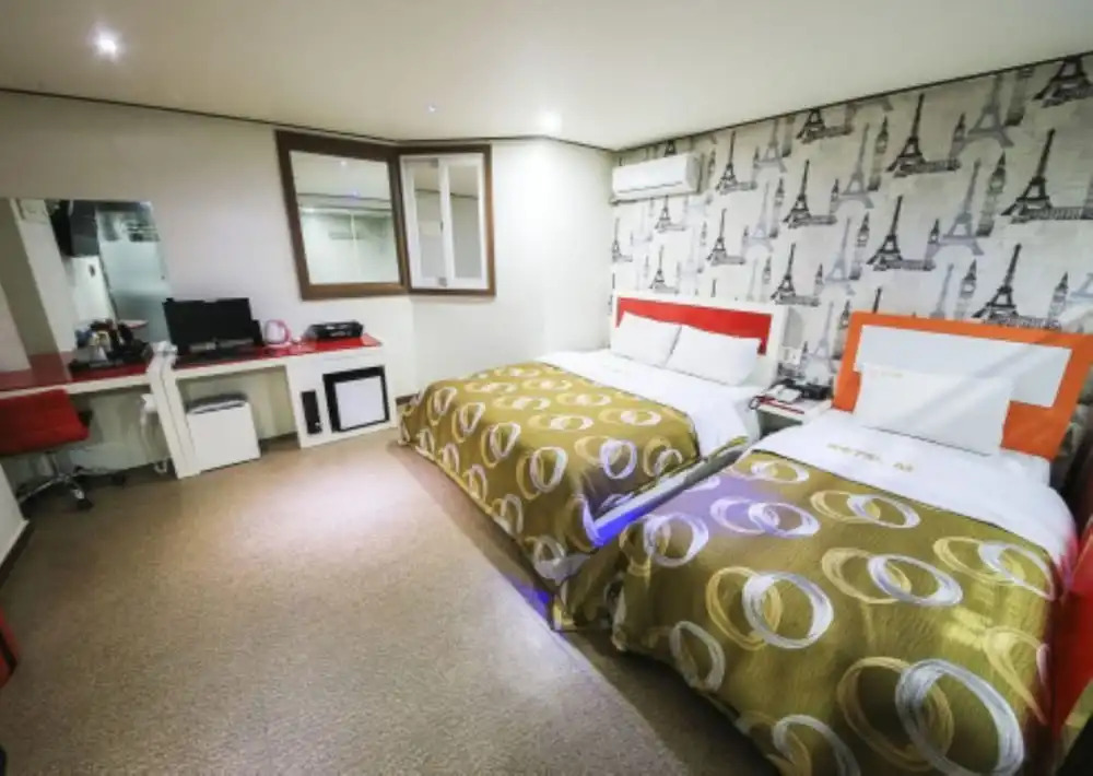 Hotel M