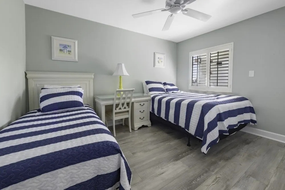 Loggerhead 314 2 Bedroom Condo by RedAwning