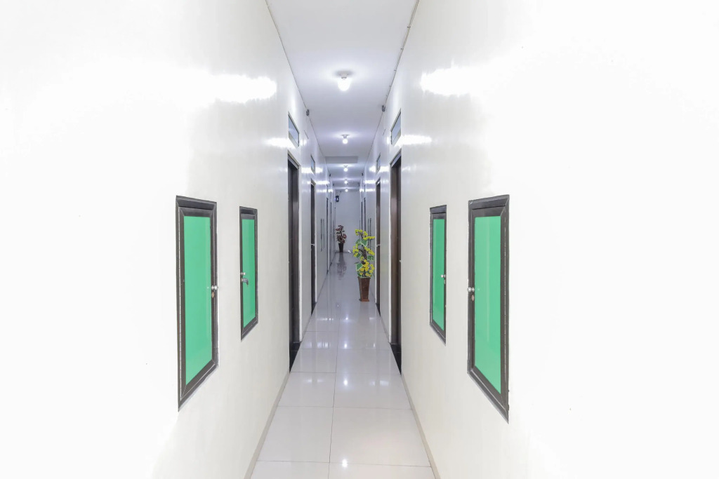 RedDoorz at K23 Rungkut Madya