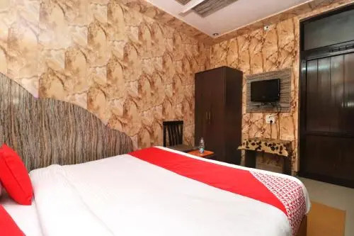 OYO 28162 Hotel Prince
