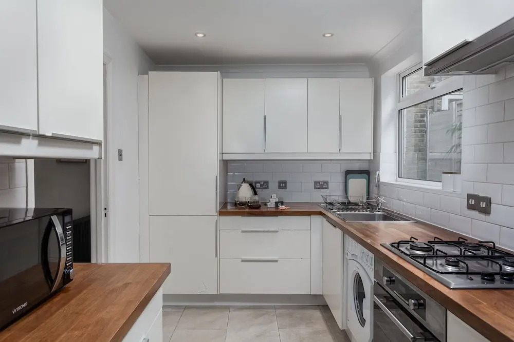 Stylish Manor Park Nest - AWX