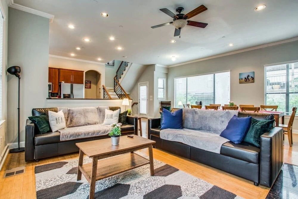 Gorgeous Oak Lawn Townhouse KING BEDS